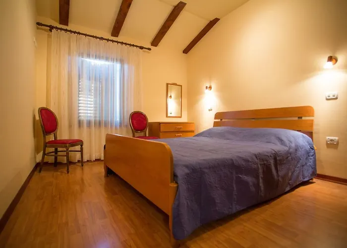 Tunia * ストゥルニャン