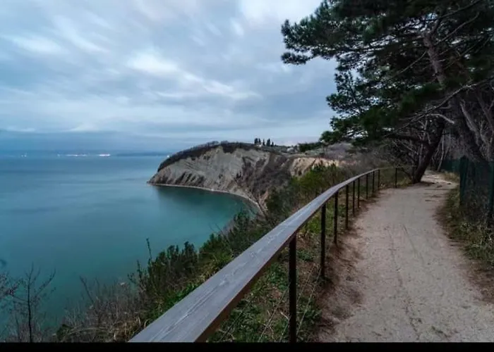 Tunia * ストゥルニャン